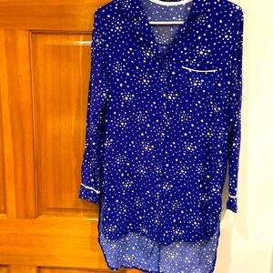 EUC! Women’s size M, blue stars nightshirt nightgown!